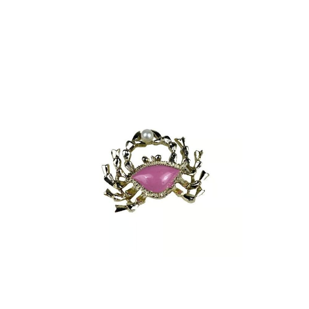 Vintage Gerrys Gold Toned Pink Crab Holding Pearl Pin